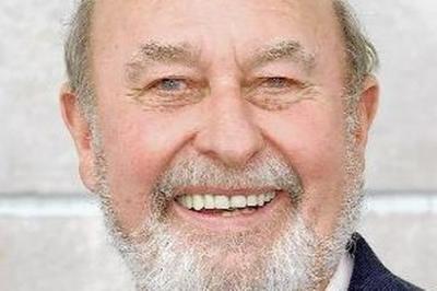 Lord Pendry Takes It on The Chin Over Foxhunting, Hereditary Right to House of Lords, and Manuka Honey