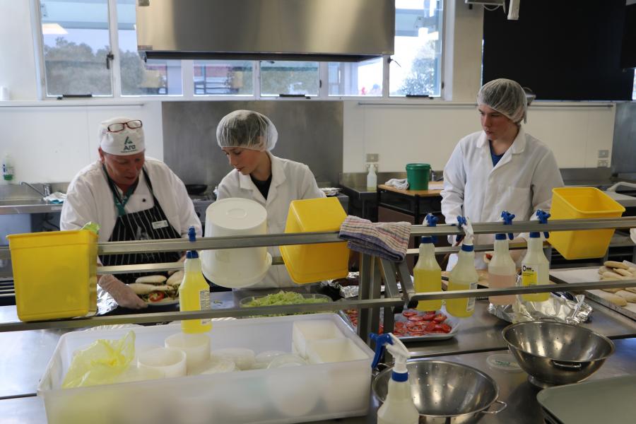Students gain industry insight in Ara Introductory Food Processing Programme