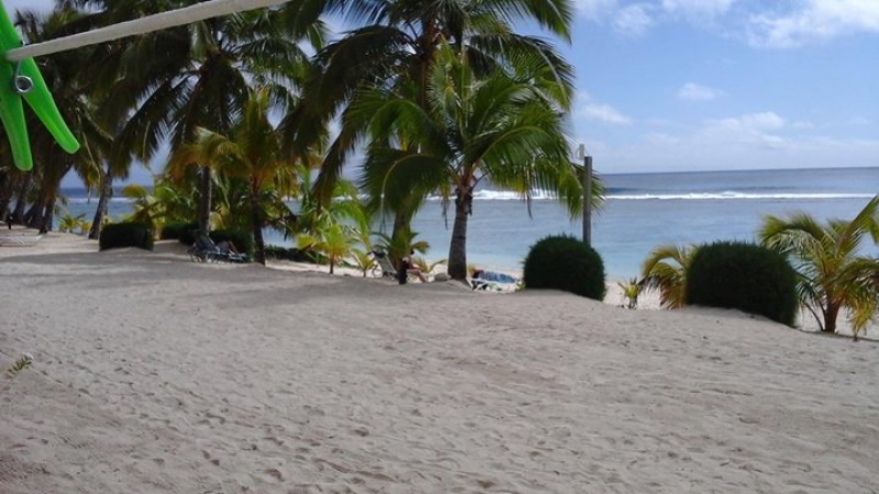 FREE bubbles and a 6 pack! EDGWA