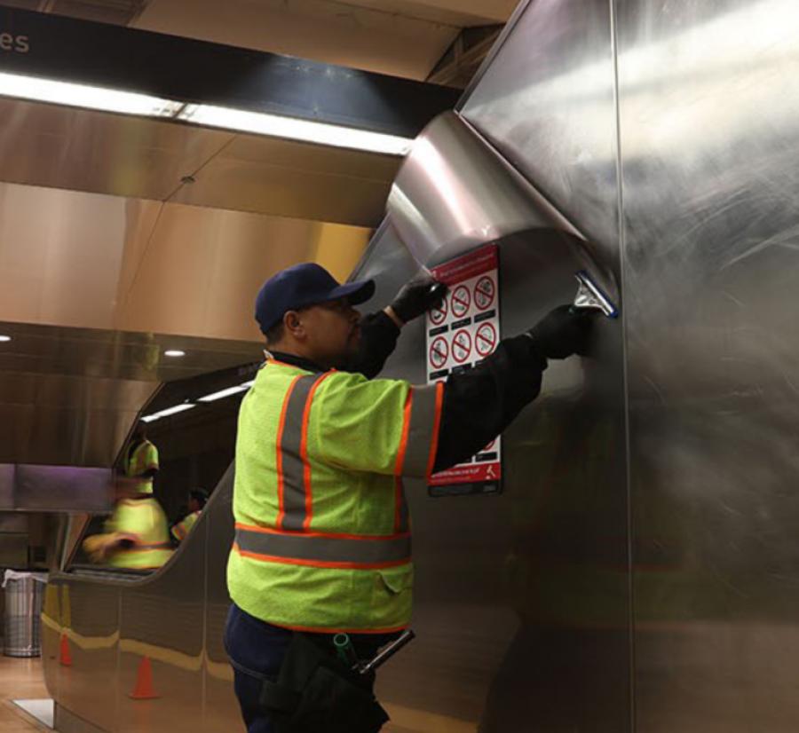 Ross Eathorne with Stainless like you have never seen it before!