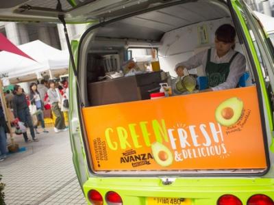 The AVANZA smoothie wagon at the Farmers Market in Japan
