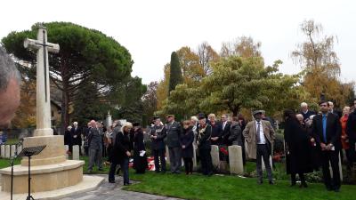 getting into place, from left to right, British, Swiss and Commonwealth representatives