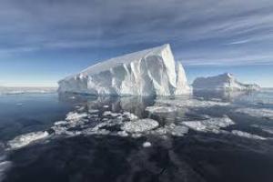 Titanic and Erebus Flight Disasters share Icily Eerie Similarities