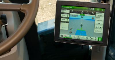 John Deere Introduces 4640 Universal Display for Tractors