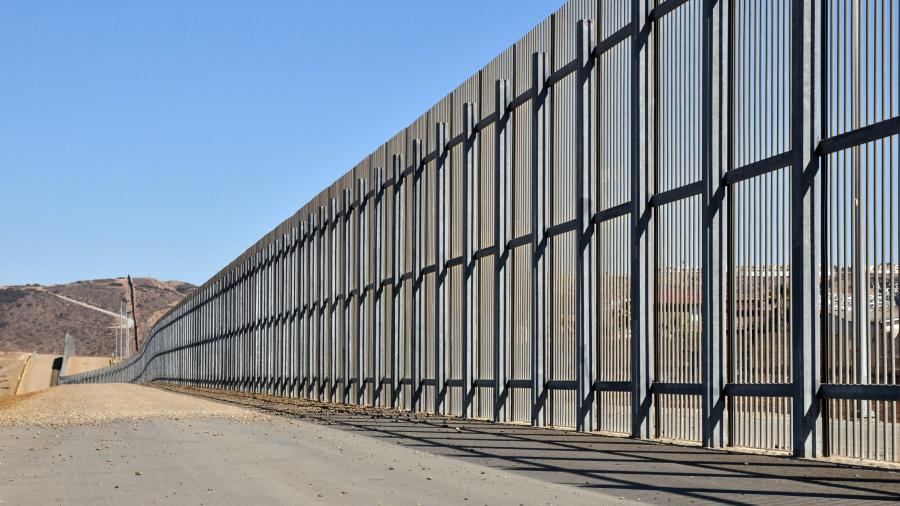 Architects will have five days to submit proposals for Trump&#039;s border wall