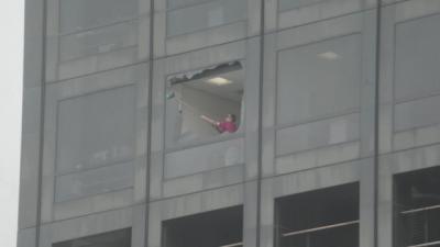 Spontaneous Glass Breakage in Ne