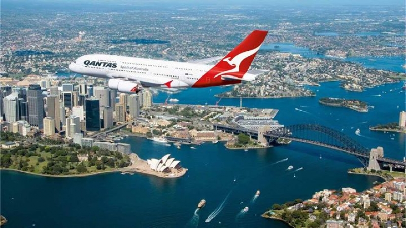 Qantas and Emirates extend their