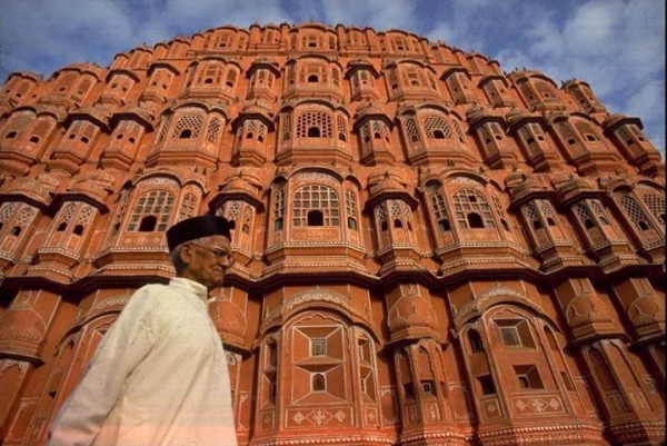 WIN A TOUR OF INDIA&amp;#039;S GOLDEN TRI