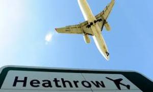 London’s Heathrow Airport has announced plans to ban night flights in an attempt to boost its bid to build a third runway.