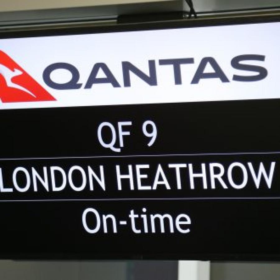 Qantas starts history-making flight direct to London